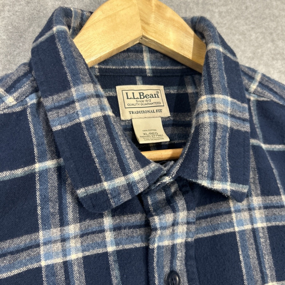 LL Bean Plaid heavy Shirt Men's XL Blue traditional fit